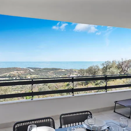 Golf Views Penthouse Apartment